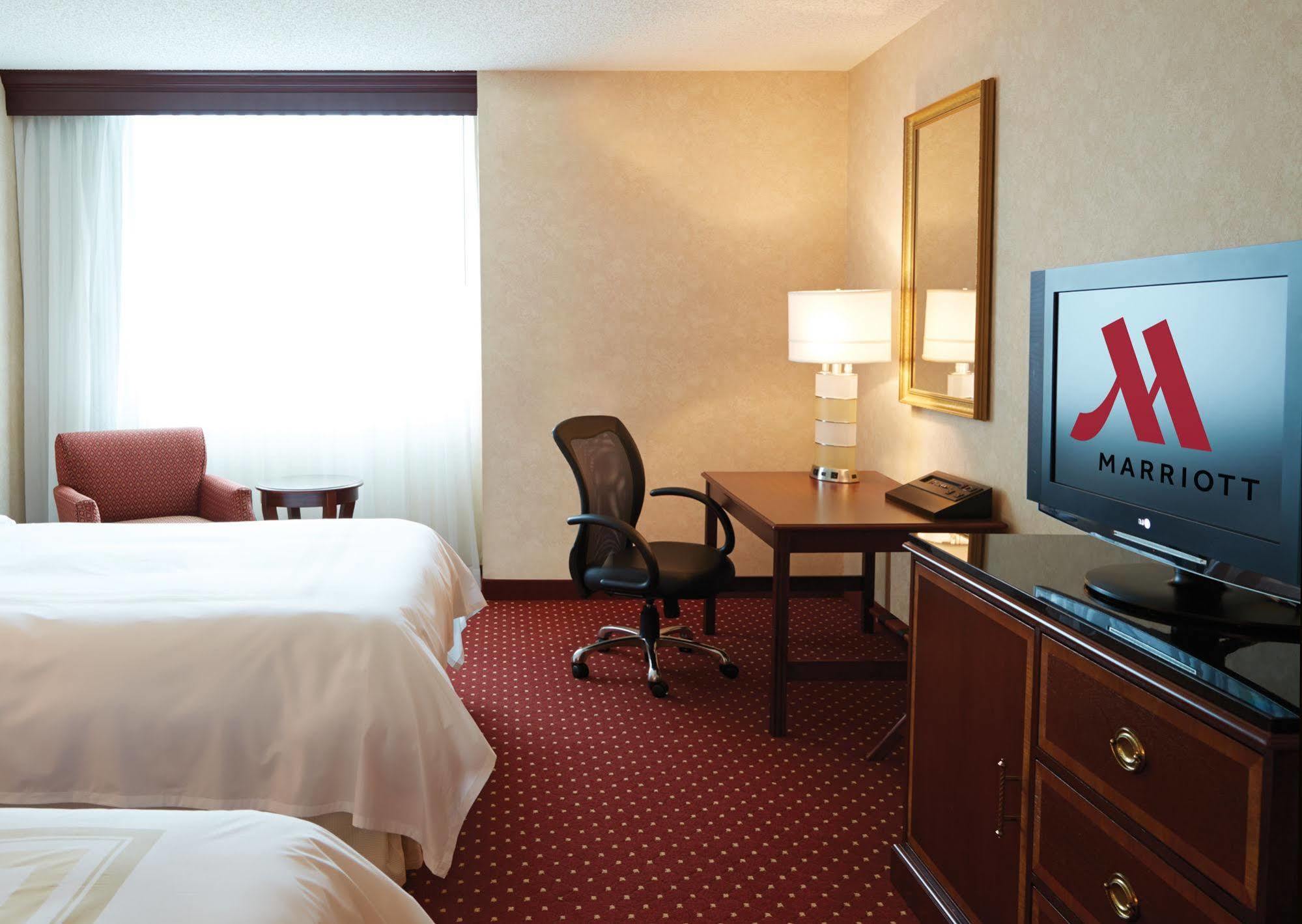 โคลัมบัส แอร์พอร์ต แมริออท Hotel ภายนอก รูปภาพ