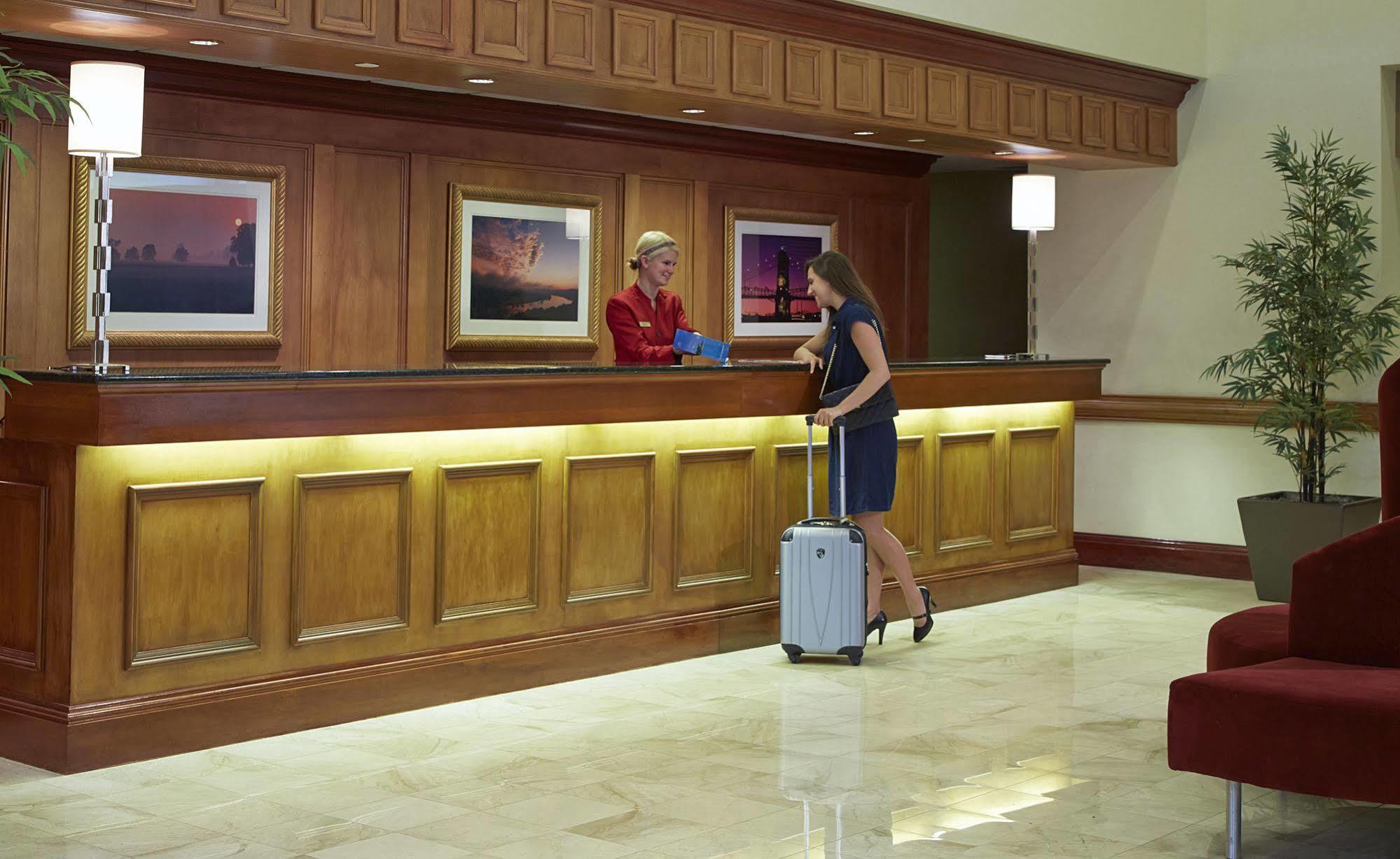โคลัมบัส แอร์พอร์ต แมริออท Hotel ภายนอก รูปภาพ